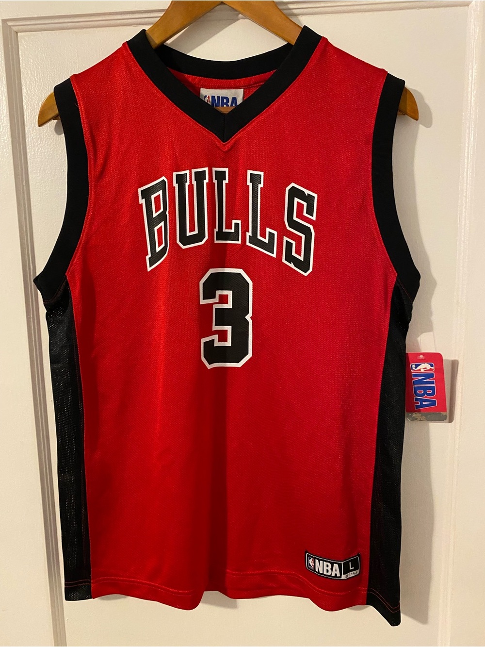 Chicago Bulls Dwayne Wade NWT Youth Large Jersey